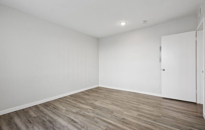 3 beds, 2 baths, 1,350 sqft, $2,895, Unit 303