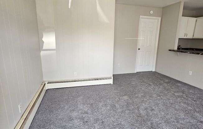 Spacious One Bedroom Unit in Norfolk Ocean View *!New Price!*