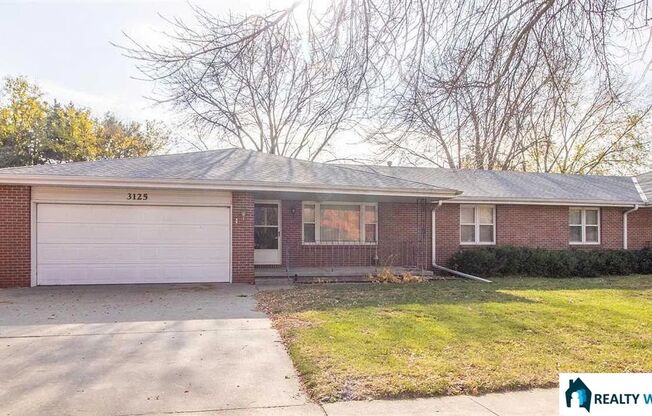 Beautiful 3 Bed Townhome!