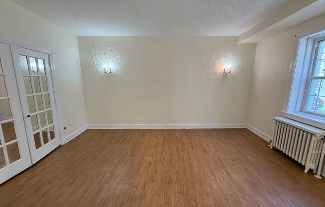 Studio, 1 bath, 308 sqft, $1,175, Unit Bayard Manor 102