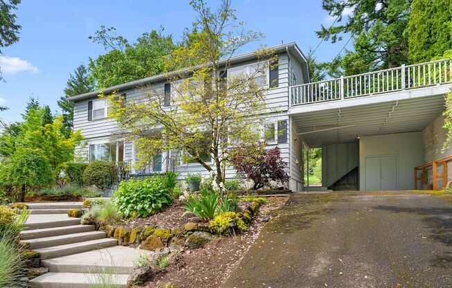 Sprawling 6 bed / 3.5 bath Home in Hillsdale w/ Patio & Large Yard