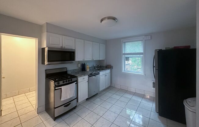 1 bed, 1 bath, $1,199, Unit Unit 3