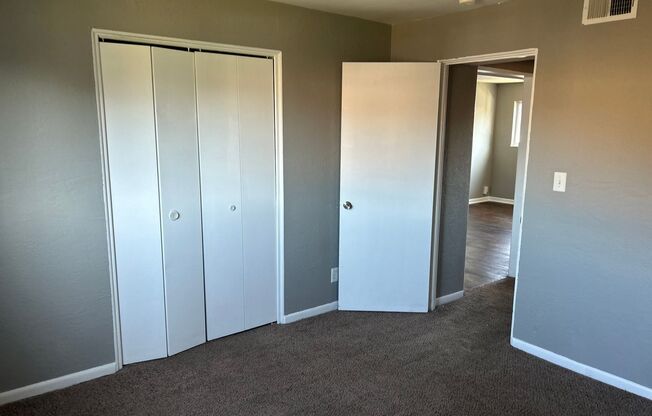 2 beds, 1 bath, 750 sqft, $1,045, Unit B09 1048 11