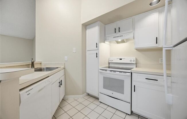 Location! Beautifully located condo just minutes from Orlando International Airport,