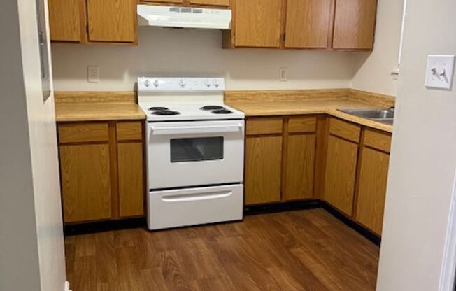 2 beds, 1 bath, 940 sqft, $1,125, Unit 166J