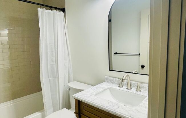 Newly Built Home minutes from Downtown Madison