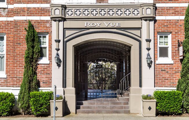 The Roy Vue Apartments