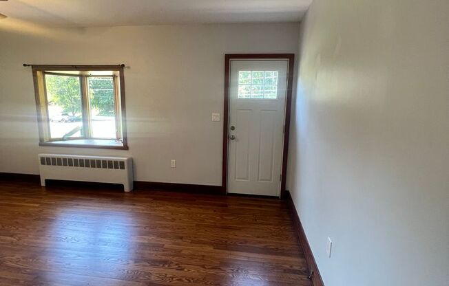 2 beds, 1 bath, $1,995