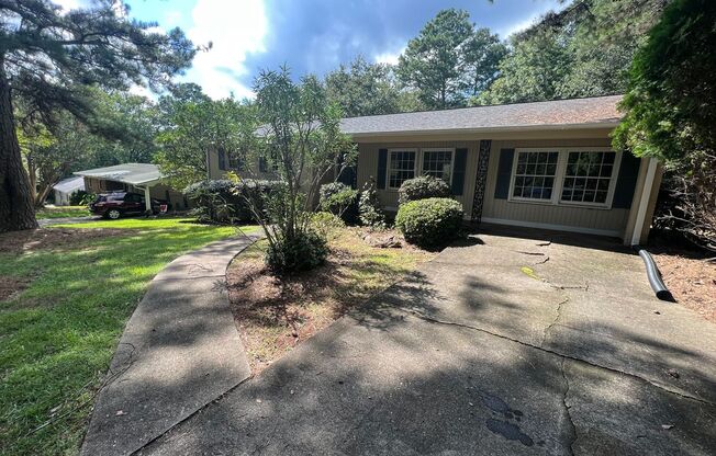 3 bedroom house in Athens!