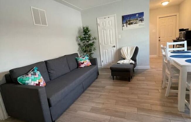 1 bed, 1 bath, $1,700