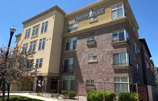 GORGEOUS Downtown Unit!!!