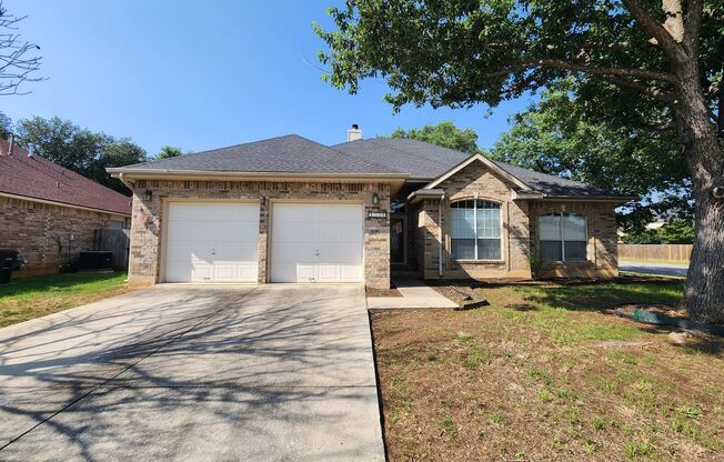 Oak Run Subdivision / 3 Bedrooms / 1 Story / Fridge Included/ Fenced in Yard / NBISD