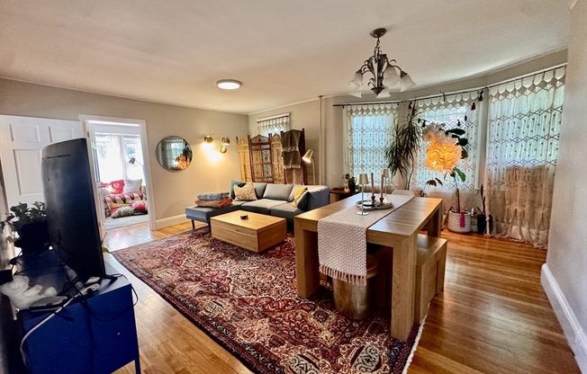 89 BURGET AVE
