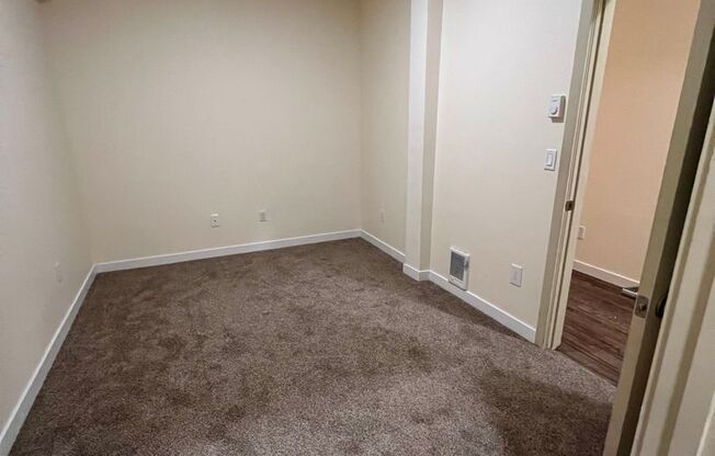 1 bed, 1 bath, 864 sqft, $1,795, Unit 100