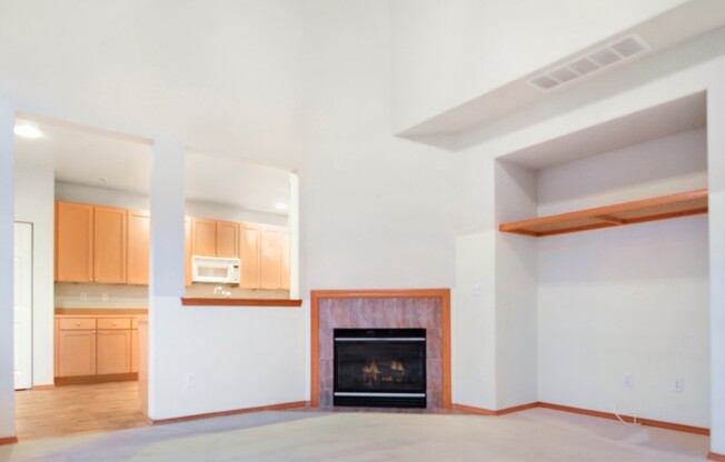 Inviting 3-Bedroom Home with Open Den in Red Oaks