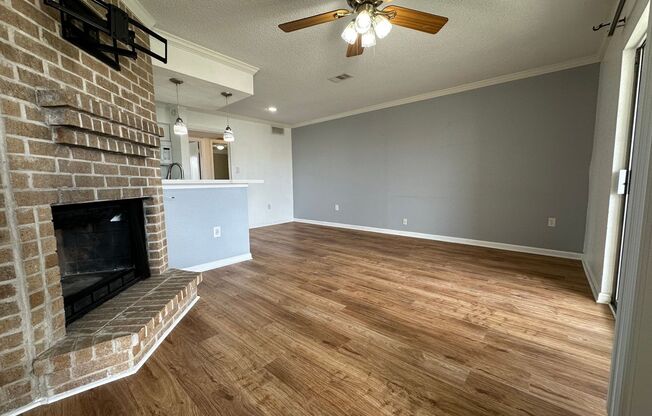 Charming One Bedroom, Upstairs Unit!