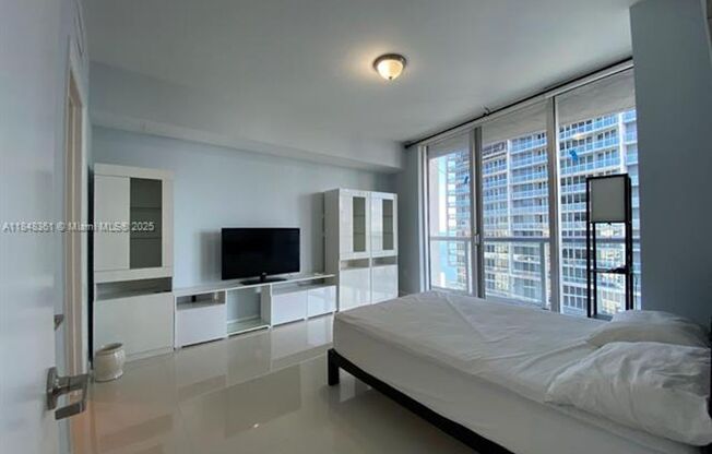 2 beds, 2 baths, 1,167 sqft, $4,700, Unit 475 Brickell Ave unit 4409