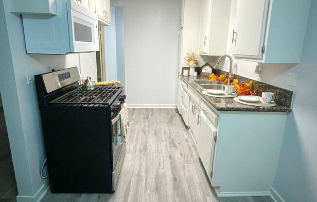 1 bed, 1 bath, $1,995, Unit 35