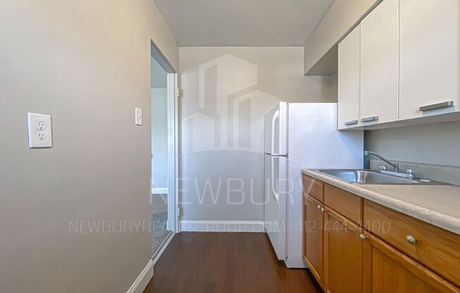2 beds, 1 bath, 650 sqft, $799, Unit 313-01