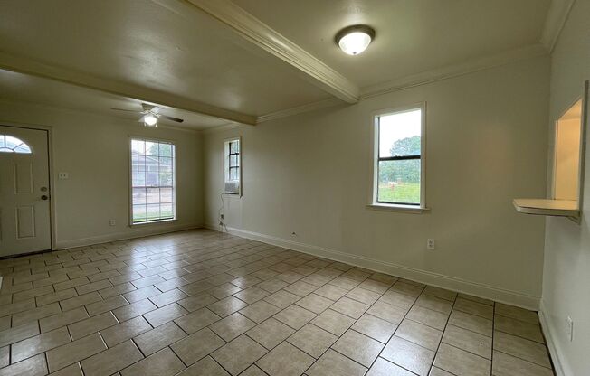 Apartment: Jackson Square