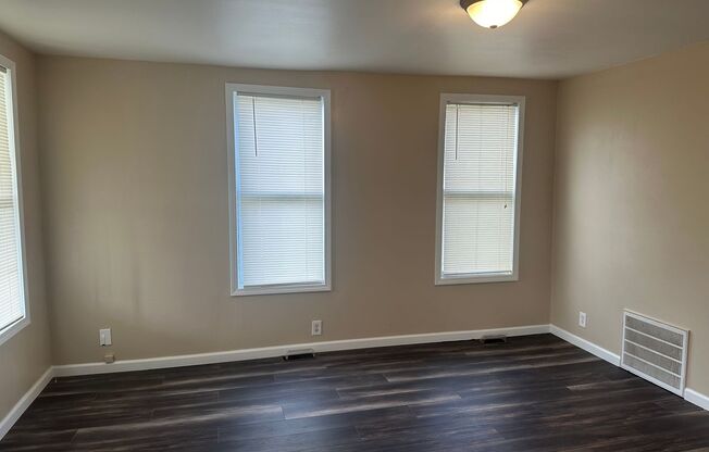 2 beds, 1 bath, $1,150