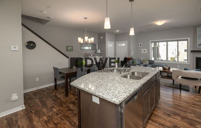 Contemporary 3 Bedroom Towhome in NW Rochester!