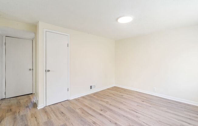 Newly Remodeled 2 Bedroom, 1 Bathroom in Arlington- Off-Street Parking and Central AC!!