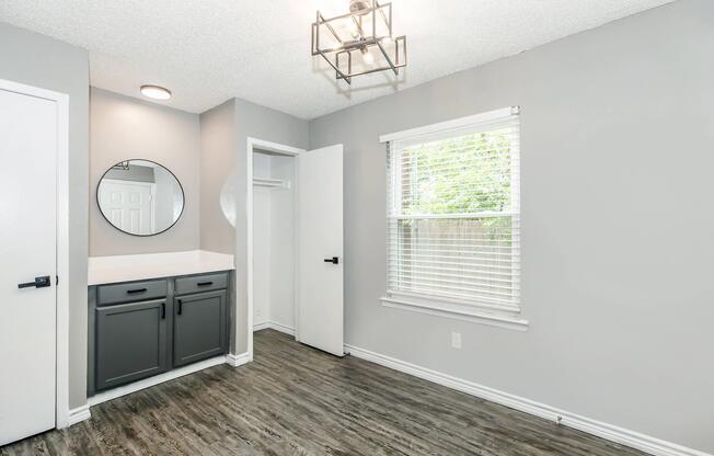 1 bed, 1 bath, 755 sqft, $1,670