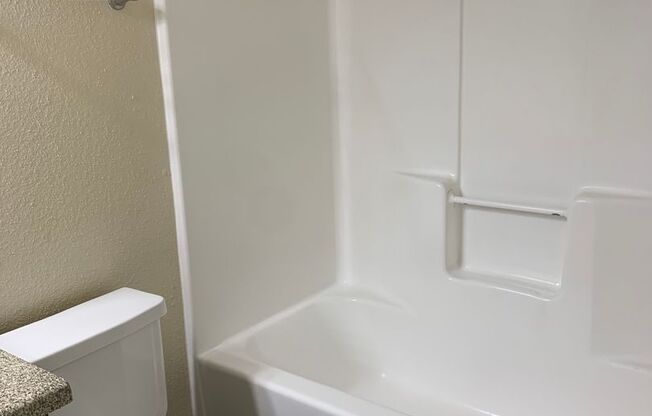 1 bed, 1 bath, 703 sqft, $875, Unit 1911