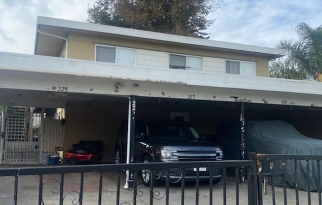 (221): 217-223 South 7th St.