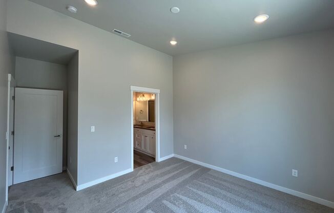 2 beds, 2 baths, 1,089 sqft, $2,295, Unit SFR 927 - 20689