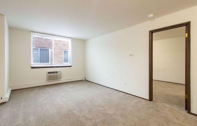 1 bed, 1 bath, 550 sqft, $1,075, Unit 220