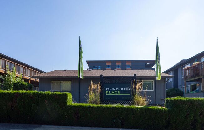 2 beds, 1 bath, 735 sqft, $1,695, Unit 07