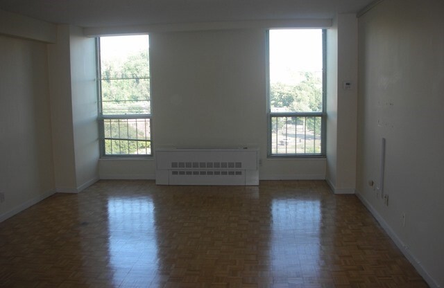 1 bed, 1 bath, 725 sqft, $3,190, Unit 913