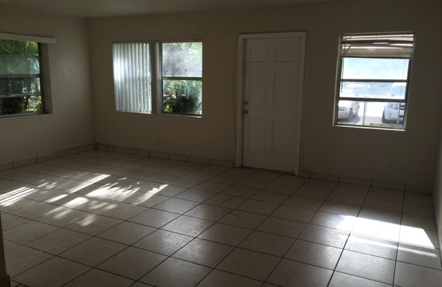 Large 3-2 apartment with central air and hookups for washer and dryer