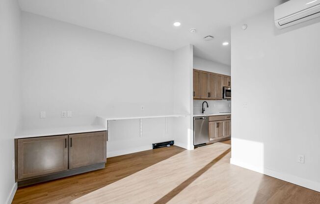 Studio, 1 bath, 402 sqft, $1,285, Unit 508