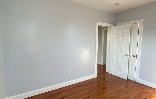 2 beds, 1 bath, $1,900