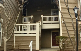 Loft 2BR plus den/2BA condo walking distance to Metro