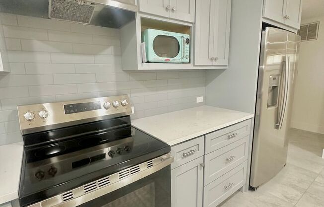 1 bed, 1 bath, $1,500, Unit B