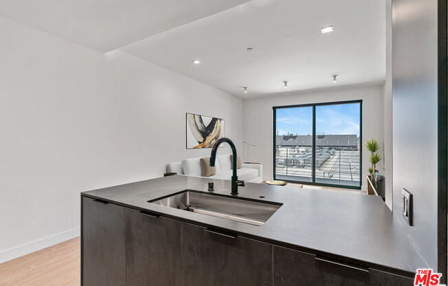 2 beds, 2 baths, 1,055 sqft, $4,695, Unit 401