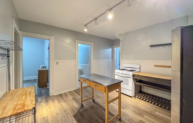 3 beds, 1 bath, 1,323 sqft, $2,700, Unit 46 Foster St. 1st Floor