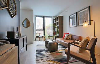 141 W SUPERIOR ST