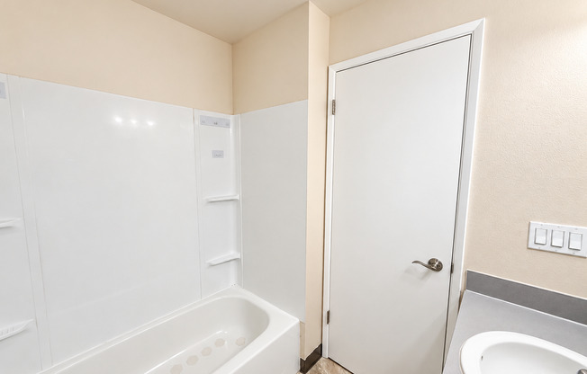 1 bed, 1 bath, 460 sqft, $1,295, Unit 206