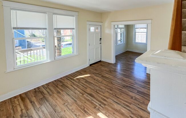 Charming 3BD/1BA Home In Unbeatable Location