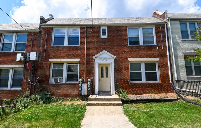 1314 DOWNING PL NE