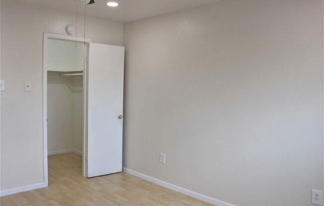1 bed, 1 bath, 715 sqft, $925, Unit 66