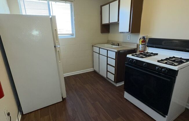 2 beds, 1 bath, 660 sqft, $520, Unit 18