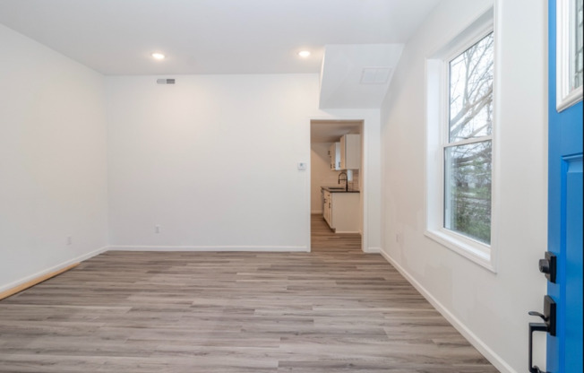 270 WORTMAN AVE