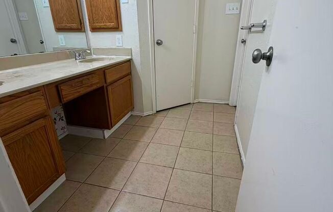 Beautiful 3 Bedroom 2 Bathroom in Mesquite!