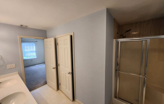 3 beds, 2.5 baths, $4,250, Unit UNIT 4